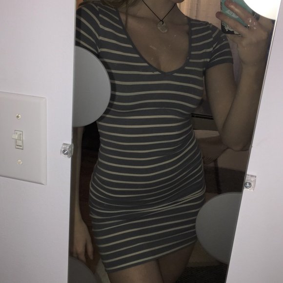 Tight tee dress - Picture 4 of 4